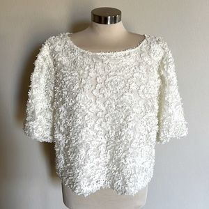 Maeve by Anthropologie Textured Short Sleeve White
Blouse Top (Size LP)